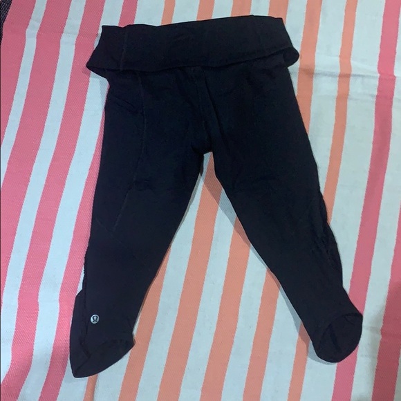 Lululemon cropped legging. - Picture 2 of 2